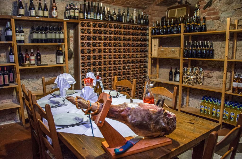 Hotel Ristorante La Perla Varallo Pombia Buitenkant foto
