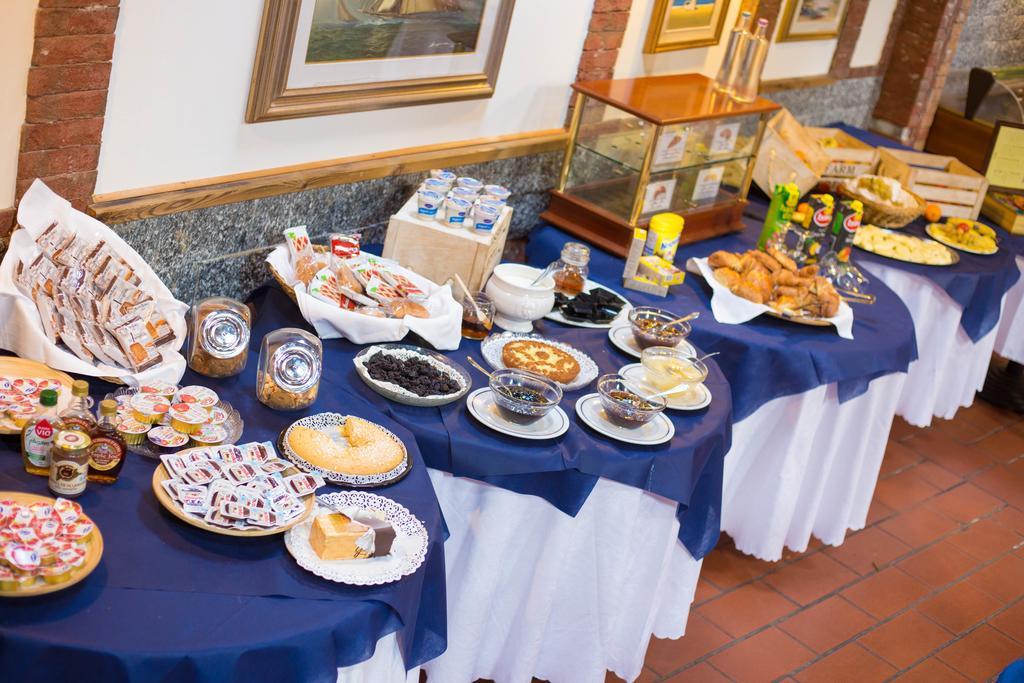 Hotel Ristorante La Perla Varallo Pombia Buitenkant foto