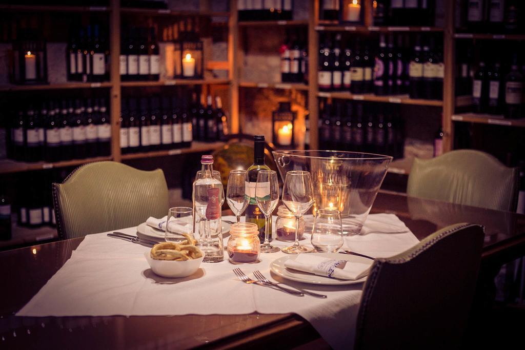Hotel Ristorante La Perla Varallo Pombia Buitenkant foto