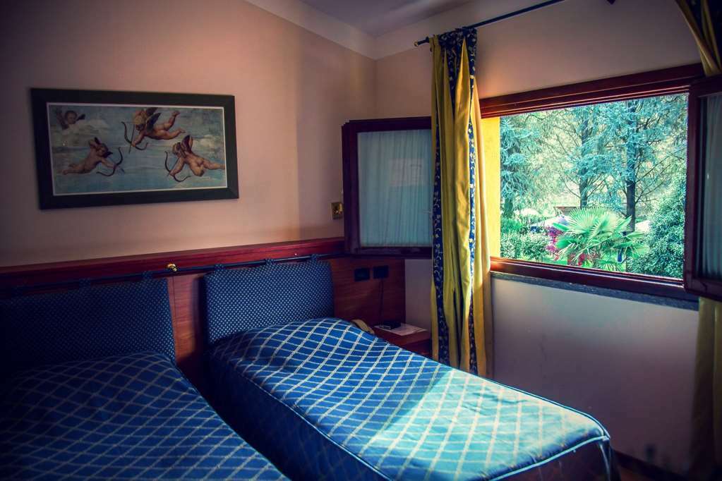 Hotel Ristorante La Perla Varallo Pombia Kamer foto